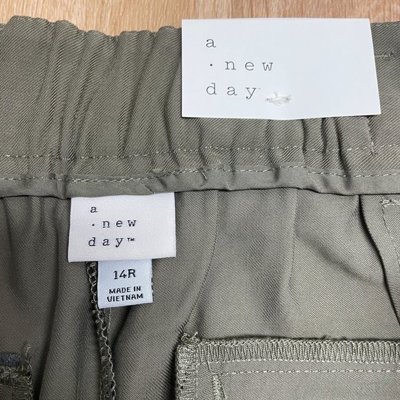 Olive Green Wide-Leg Women's Pants - Picture 7 of 11